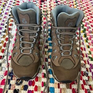 Oboz Hiking Boots, Waterproof, Brown, Lightly Used, Size 8.5
